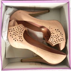 Women's Paprika Deeja-S 5.5in" Nude Stilettos